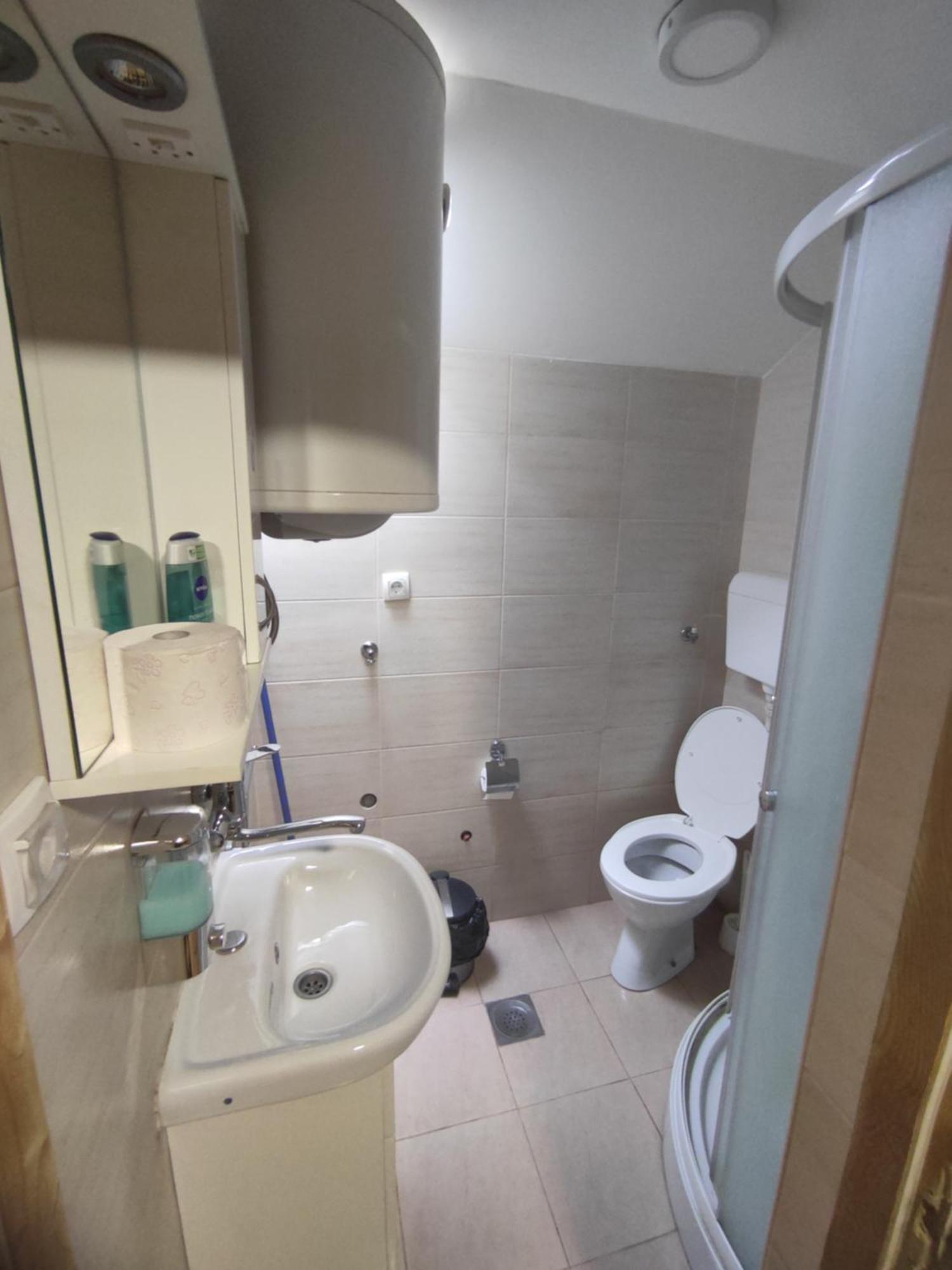 Apartments & Rooms -Mdl Lazic Belgrade Bilik gambar